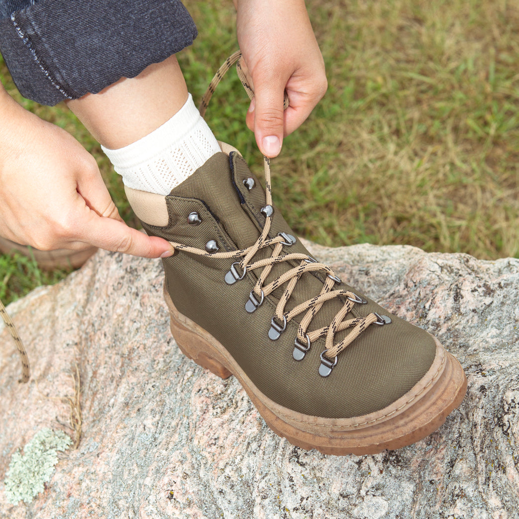 Our tear-resistant round laces are made from premium materials for long wear, durability and to add a pop of colour to your Weekend Boots!