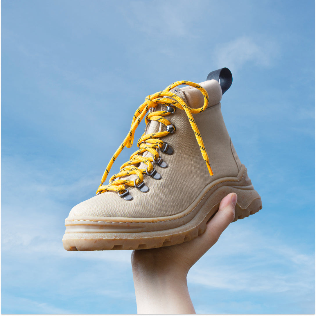 Our tear-resistant round laces are made from premium materials for long wear, durability and to add a pop of colour to your Weekend Boots!
